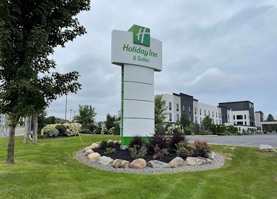 Holiday Inn & Suites SYRACUSE AIRPORT - LIVERPOOL by IHG 1
