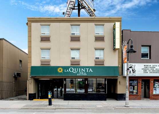 La Quinta by Wyndham Oshawa 1