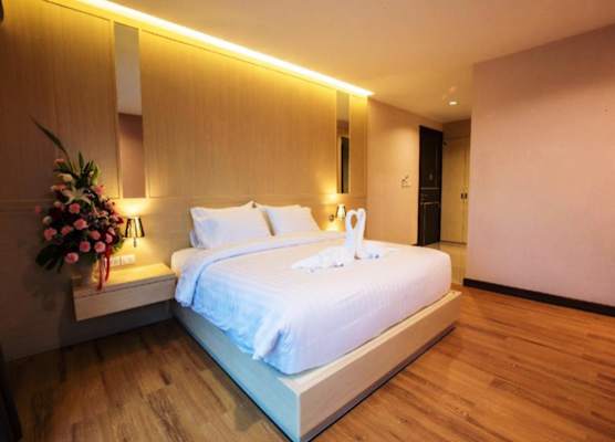 L Hotel 1