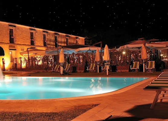 Il Podere Hotel Restaurant 1