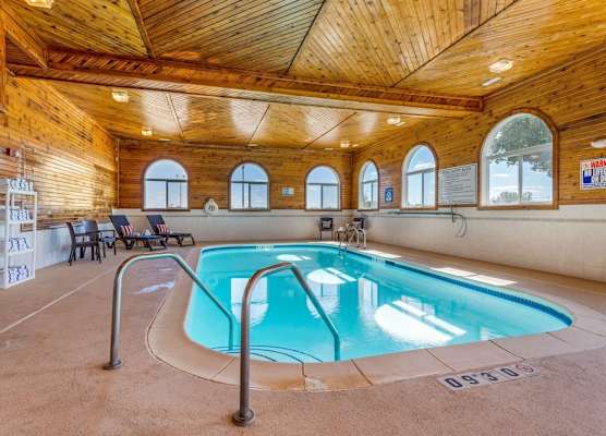 Comfort Inn & Suites near Route 66 1