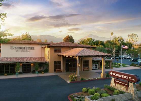 DoubleTree by Hilton Claremont 1