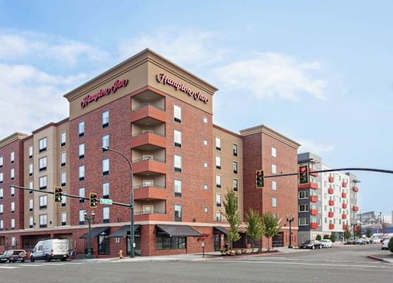 Hampton Inn Seattle/Everett 1