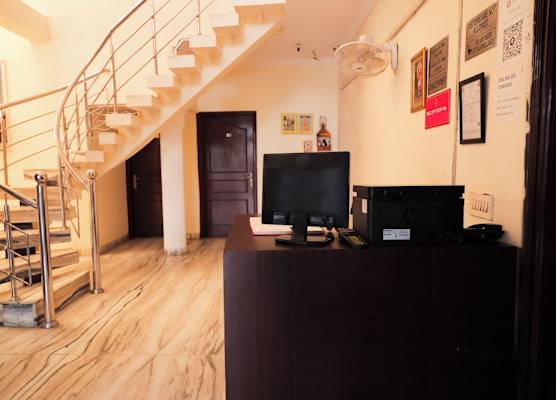 Roomshala Hotel Green Valley 1