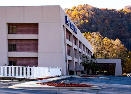 Bay Mountain Inn Cherokee Smoky Mountains 1