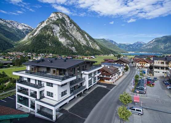Arthur's Hotel und Apartments am Achensee 1