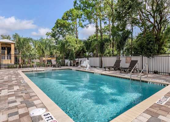 Comfort Suites Daytona Beach-Speedway 1