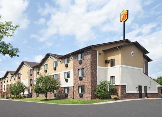 Super 8 by Wyndham Canton/Livonia Area 1