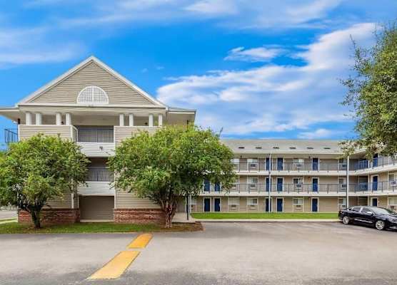 Birch Hill Suites - Lakeland 1