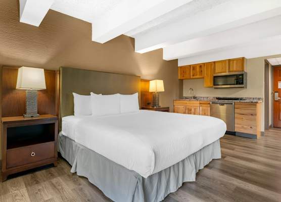Fairway Inn and Suites, an Ascend Collection Hotel 1