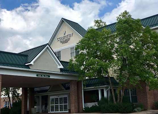 Country Inn & Suites by Radisson, Lewisburg, PA 1