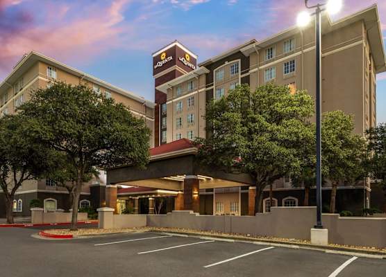 La Quinta by Wyndham San Antonio Airport 1