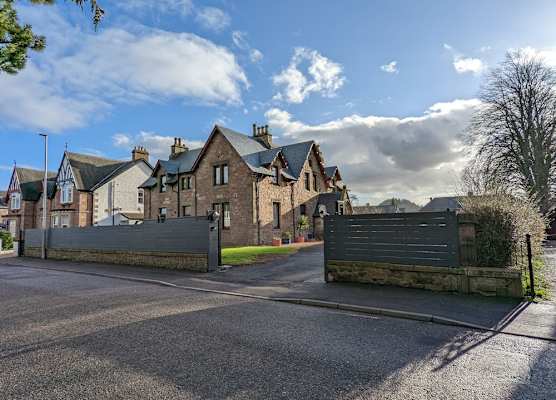 Cambeth Lodge Guesthouse 1