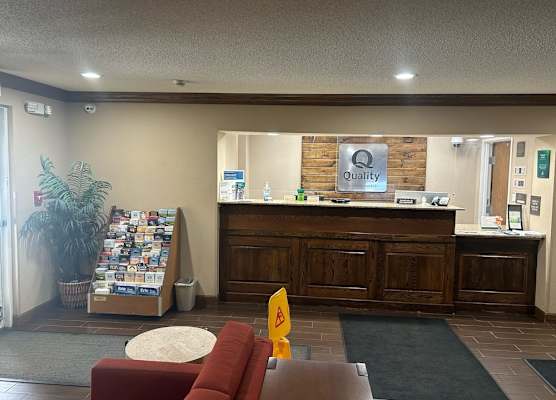 Quality Inn & Suites Bradford 1