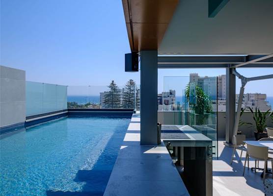 Mercure Larnaca Finikoudes Beach 1