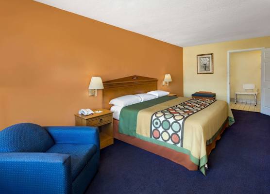 Super 8 by Wyndham Breaux Bridge 1