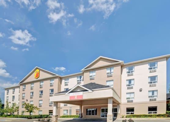 Super 8 by Wyndham Barrie South 1
