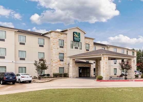 Quality Suites Huntsville Near University 1