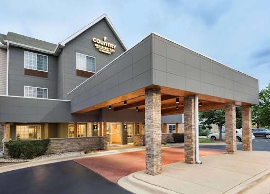 Country Inn & Suites by Radisson, Romeoville - Bolingbrook 1