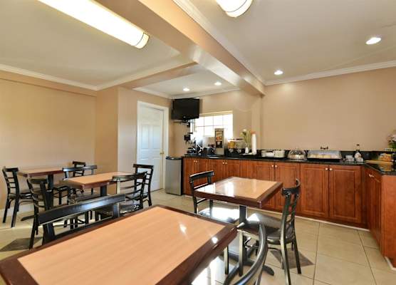 Rodeway Inn 1