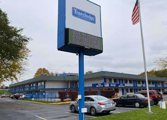 Travelodge by Wyndham Grand Rapids North 1