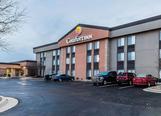 Comfort Inn Alton near I-255 1