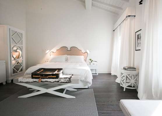 Hall Suites 1