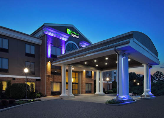 Holiday Inn Express & Suites KENT - UNIVERSITY AREA by IHG 1