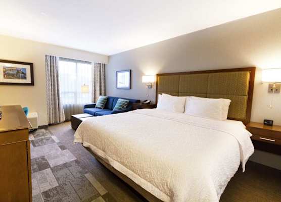 Hampton Inn by Hilton Vancouver-Airport/Richmond 1