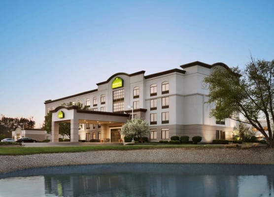 Wingate by Wyndham Cincinnati Blue Ash 1