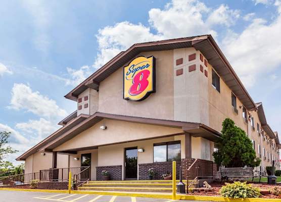 Super 8 by Wyndham Dunbar/Charleston Area 1