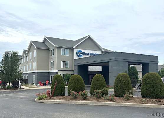Best Western Erie Inn & Suites 1