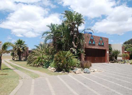 Bluewater Guesthouse 1