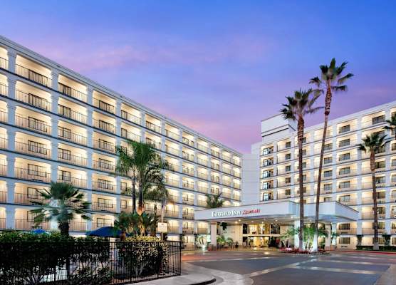 Fairfield by Marriott Anaheim Resort 1