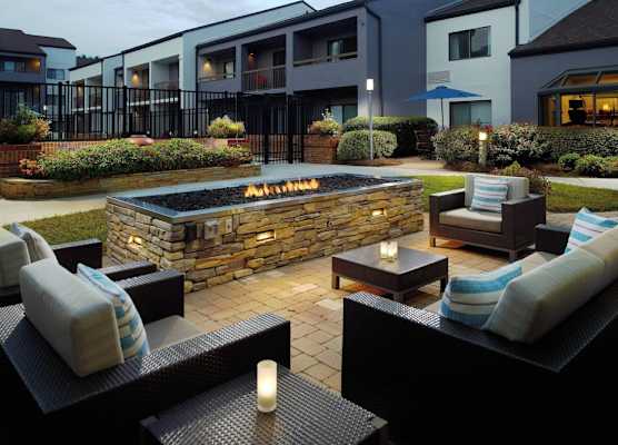 Courtyard by Marriott Raleigh Midtown 1