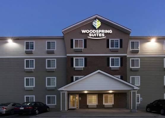 WoodSpring Suites Kansas City Mission 1
