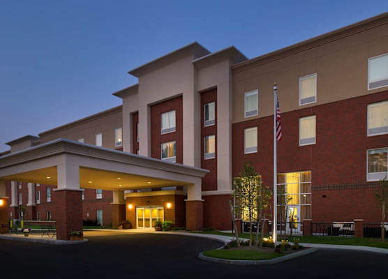 Hampton Inn & Suites Syracuse/Carrier Circle 1