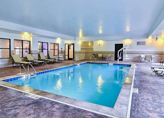 Comfort Suites Uniontown 1