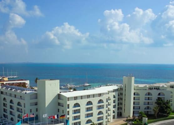 Aquamarina Beach Hotel 1