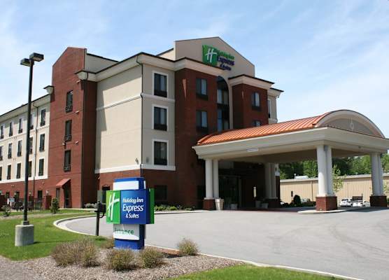 Holiday Inn Express & Suites ROCKINGHAM by IHG 1