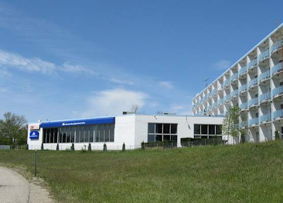 Howard Johnson by Wyndham Benton Harbor/St. Joseph 1