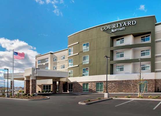 Courtyard by Marriott Schenectady at Mohawk Harbor 1