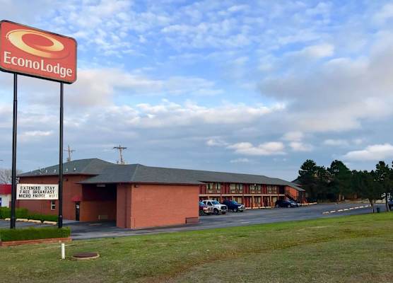 Econo Lodge Purcell 1
