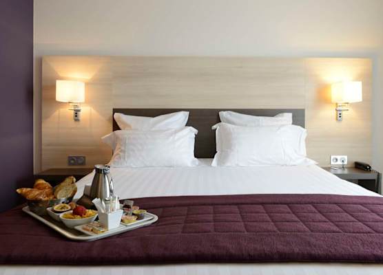 Kyriad Prestige Lyon Est - Saint Priest Eurexpo Hotel and SPA 1