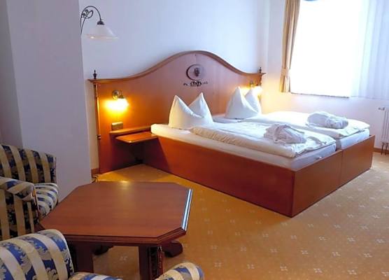 Hotel Goldner Löwe 1