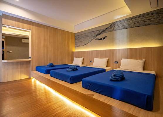 Patong Poshtel 1