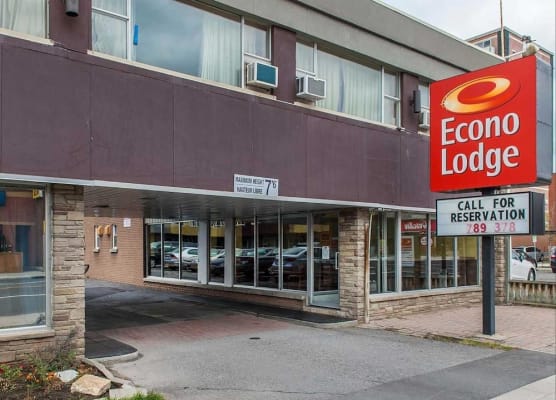 Econo Lodge Downtown Ottawa 1