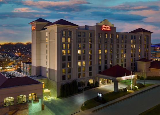 Hampton Inn & Suites Kansas City-Country Club Plaza 1