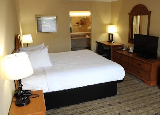 Rodeway Inn Lynchburg near University 1