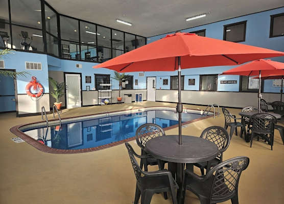 Riverview Inn & Suites, an Ascend Collection Hotel 1